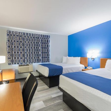 Americas Best Value Inn East Peoria Bagian luar foto