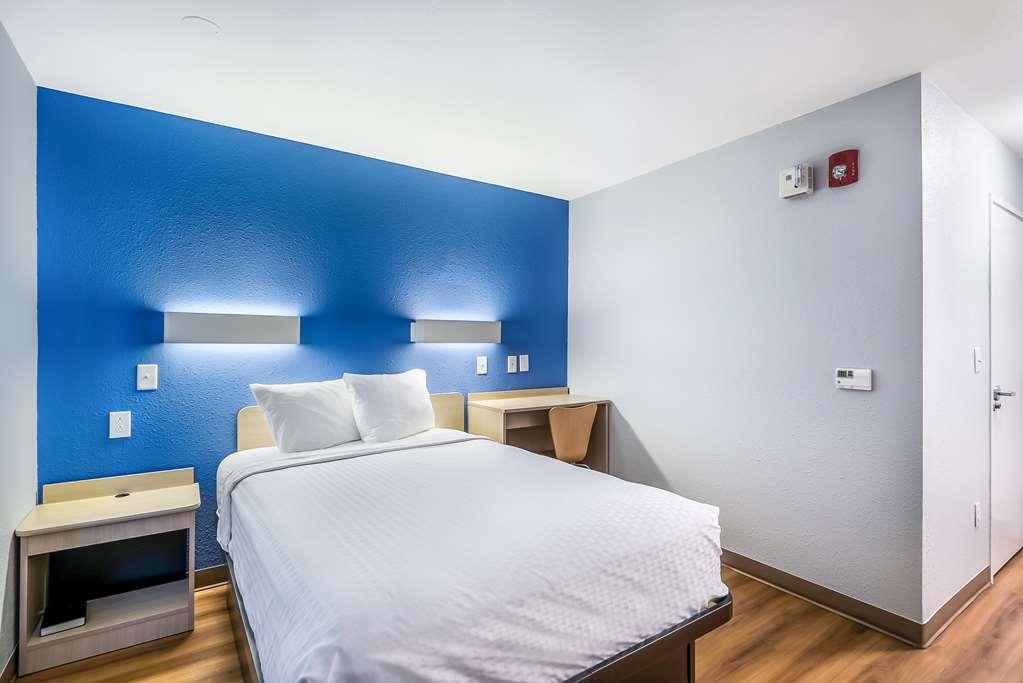 Americas Best Value Inn East Peoria Ruang foto