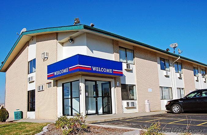 Americas Best Value Inn East Peoria Bagian luar foto