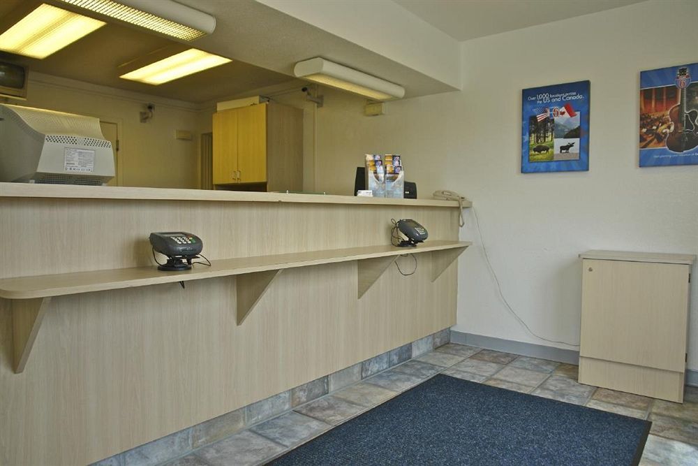 Americas Best Value Inn East Peoria Bagian luar foto