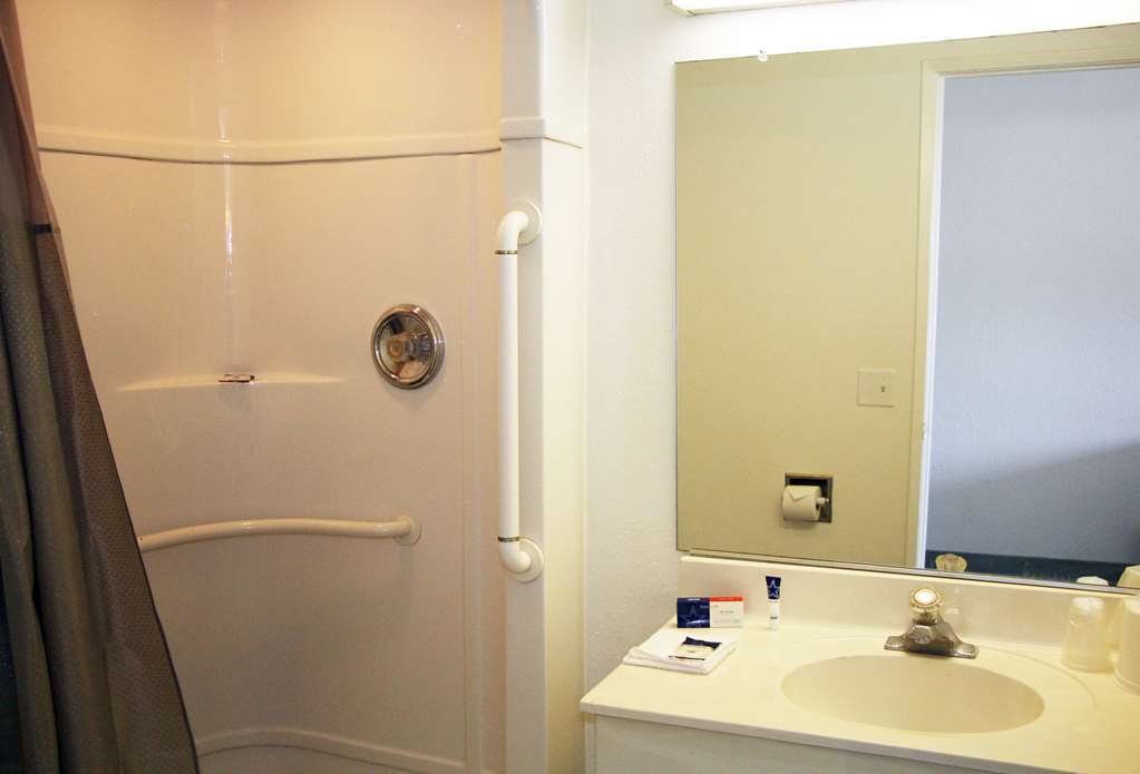 Americas Best Value Inn East Peoria Ruang foto