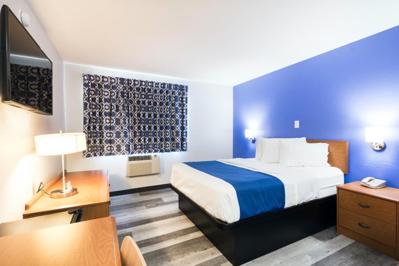 Americas Best Value Inn East Peoria Bagian luar foto