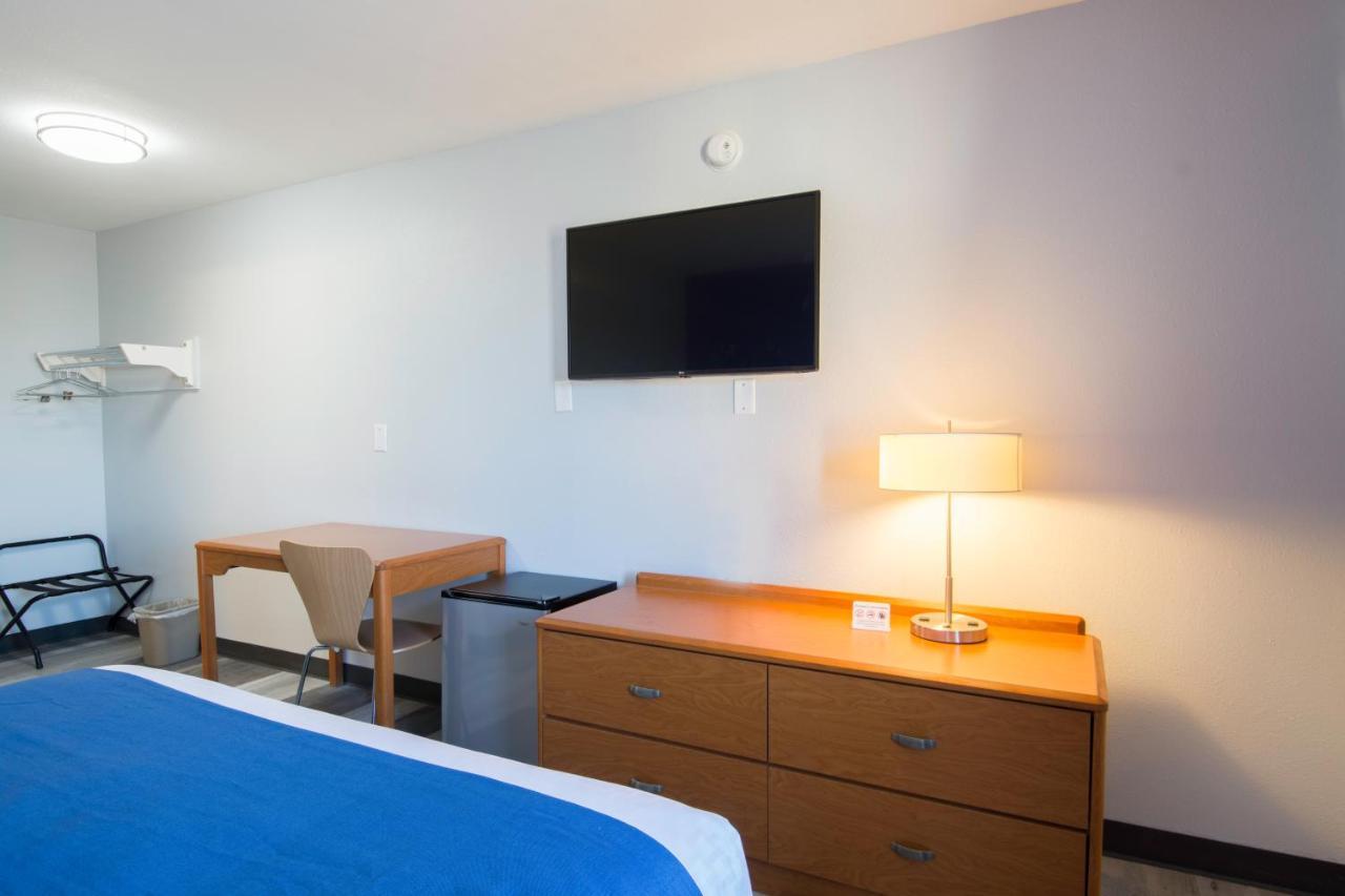 Americas Best Value Inn East Peoria Bagian luar foto