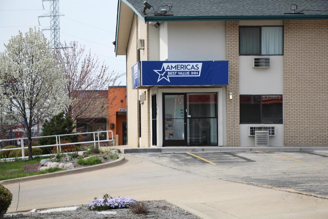 Americas Best Value Inn East Peoria Bagian luar foto