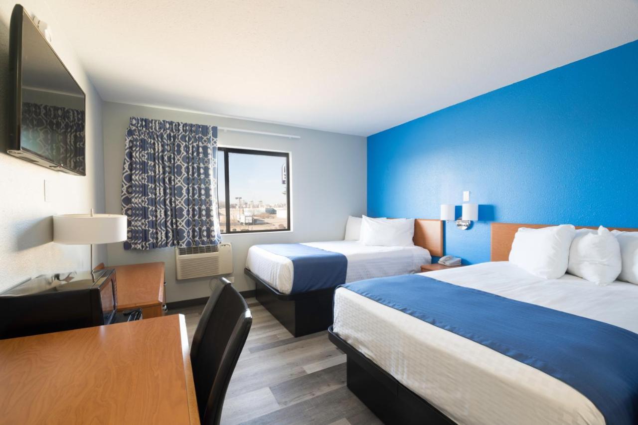 Americas Best Value Inn East Peoria Bagian luar foto